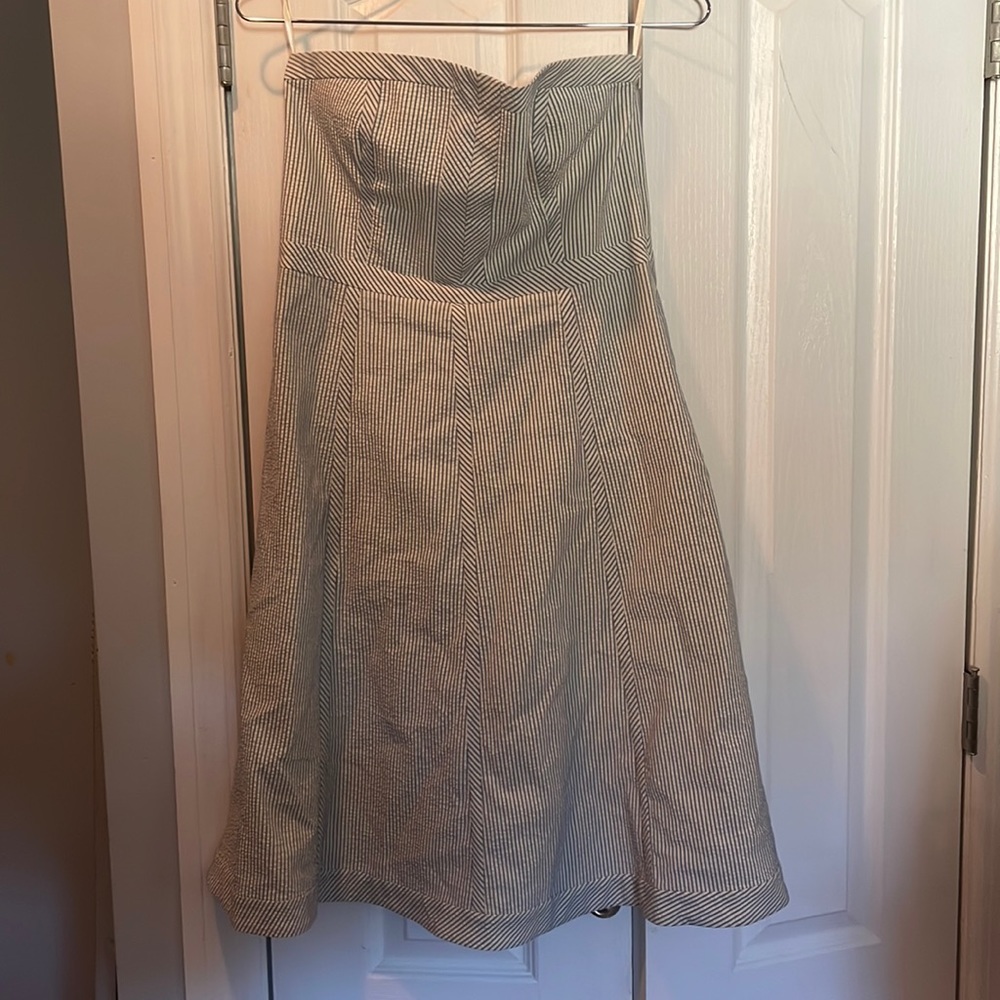 Banana Republic Sz 10 100% cotton strapless baby blue and white striped dress